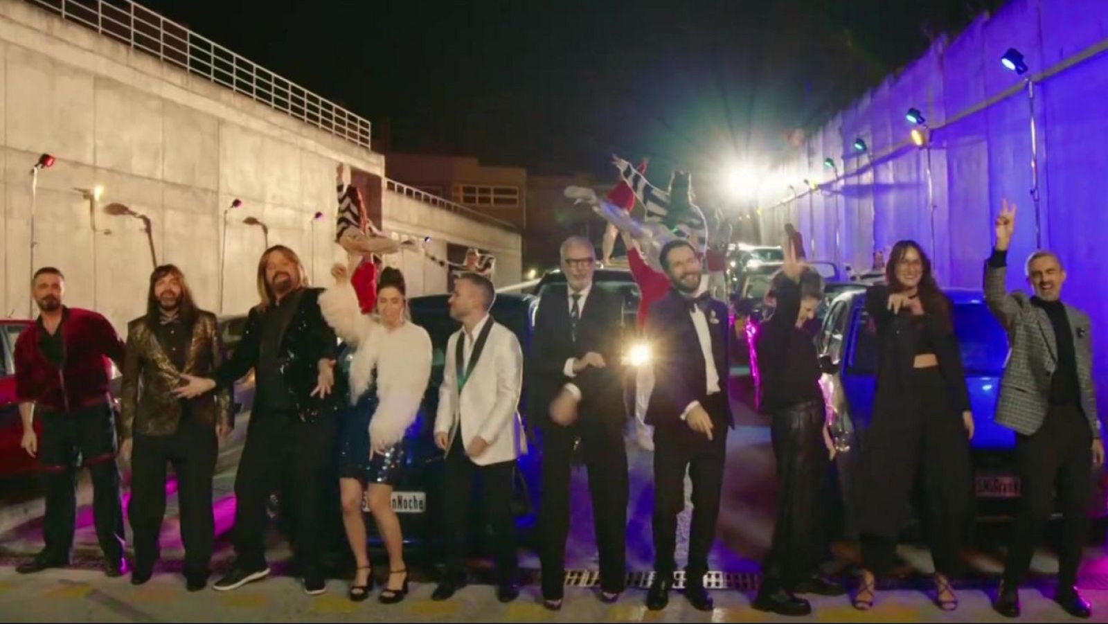 Los presentadores de RNE felicitan la Navidad en Telepasión 2025 - Especiales RNE | Ver