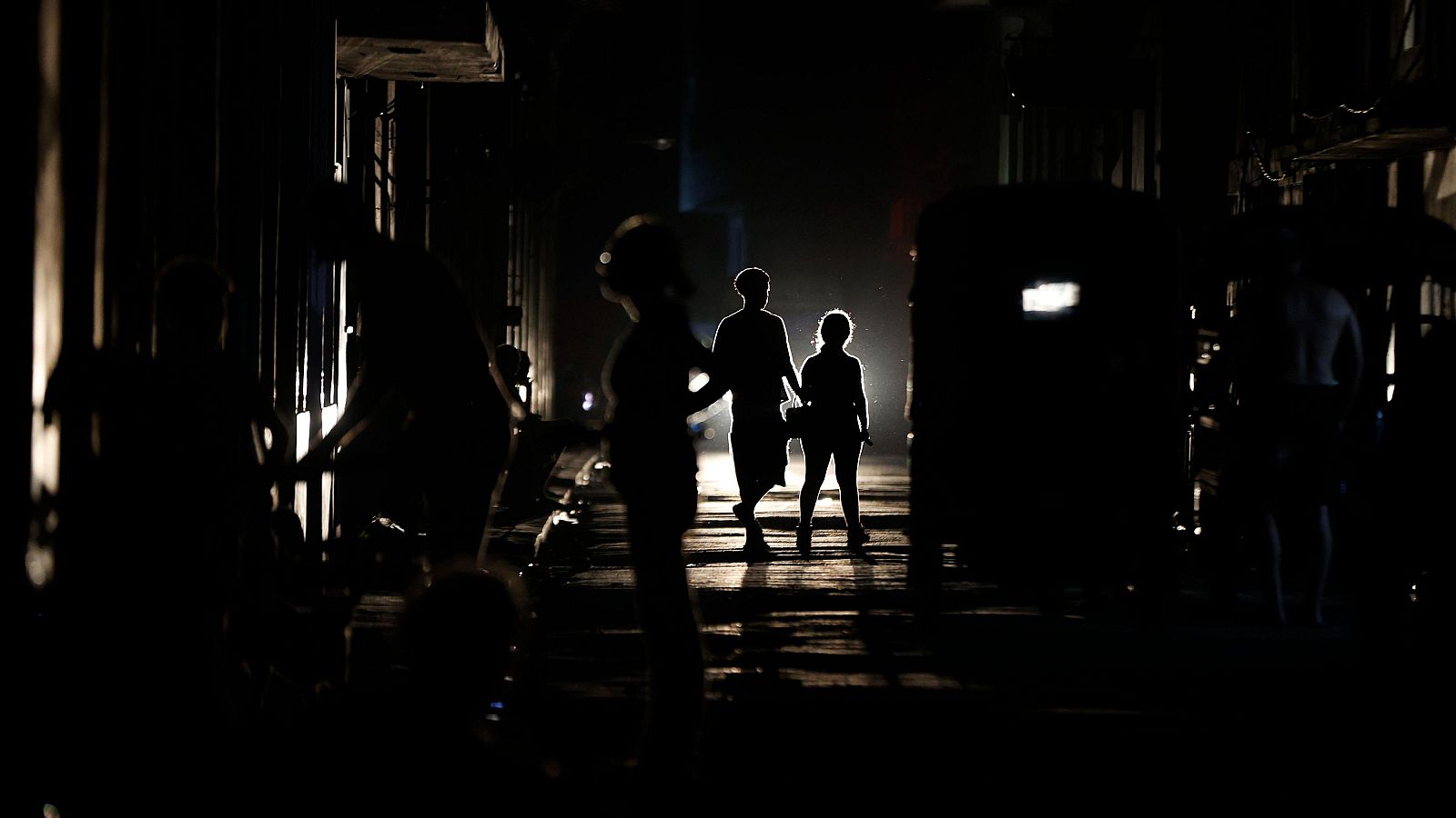 La presión de EE.UU. sobre el petróleo venezolano tiene en Cuba una primera víctima | Ver