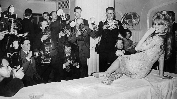 Telediario Fin de Semana - Muere Brigitte Bardot: mito erótico, defensora animalista y figura controversial