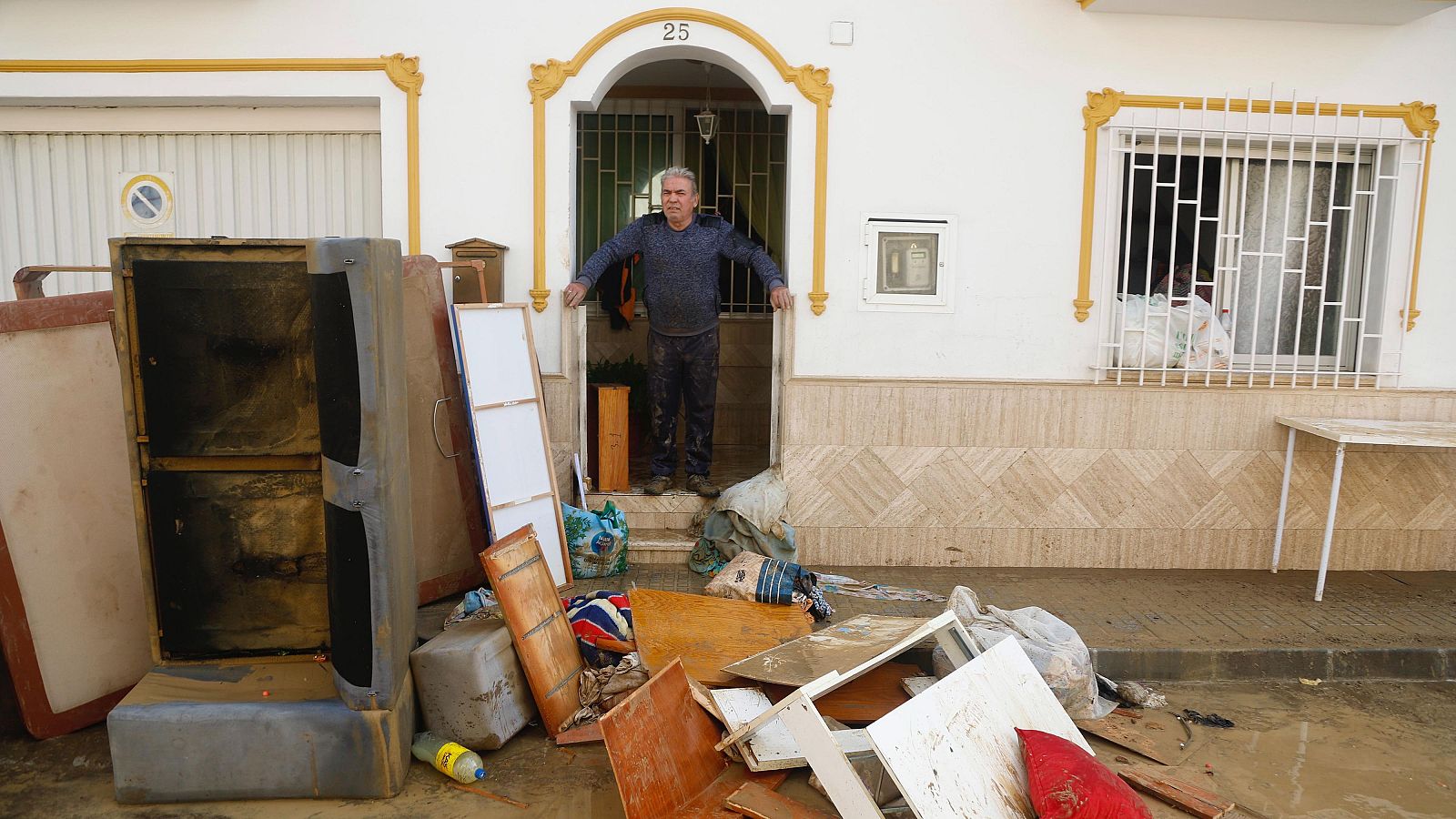 El temporal pone en alerta el este peninsular y deja inundaciones y desalojos en la provincia de Málaga - Telediario Fin de Semana | Ver