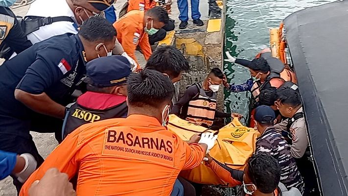 Informativo 24h - Hallan el cuerpo de la niña española desaparecida en un naufragio en Indonesia