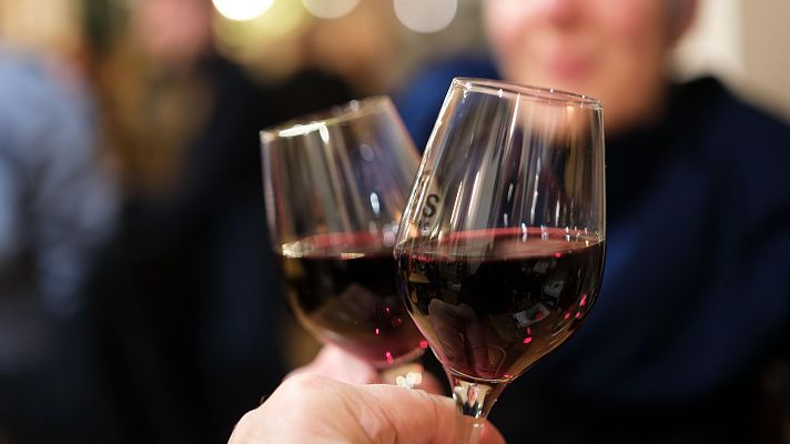 Telediario 2 - Las navidades, una fiesta complicada para los abstemios