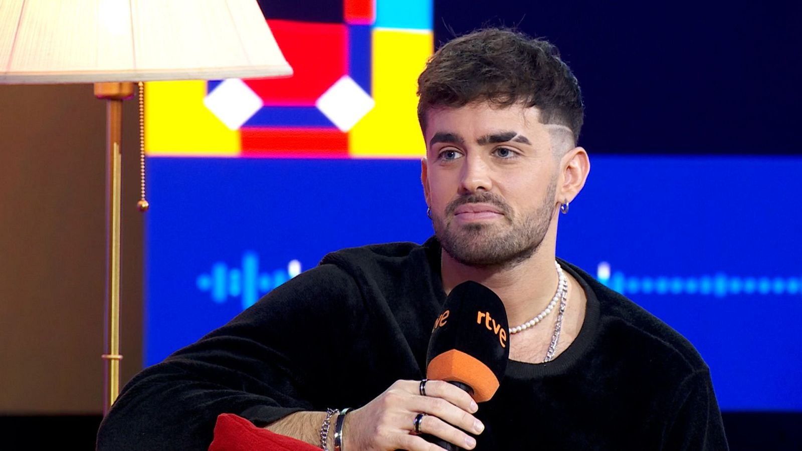 Benidorm Fest 2026 | Entrevista a Mikel Herzog Jr. - Ver ahora | Ver