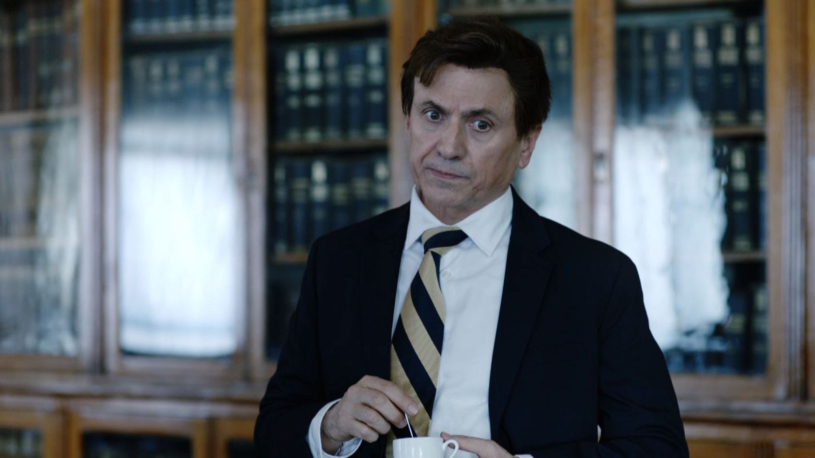 El jeugo del camelar - Plan de expulsión de inmigrantes - Especiales Nochevieja con José Mota | Ver