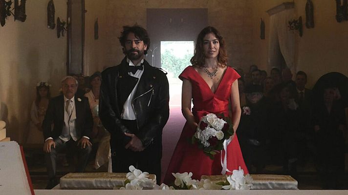 Cine internacional - La novia de rojo