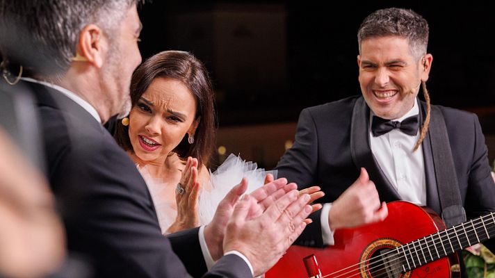 Campanadas de Fin de Año - Estopa y Chenoa cantan "VILLA & ZIKO"