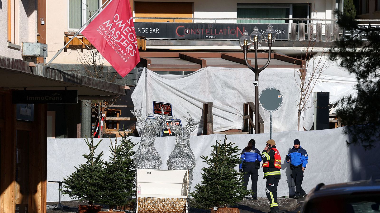 Decenas de muertos en una explosión en la Nochevieja suiza - Informativo 24h | Ver