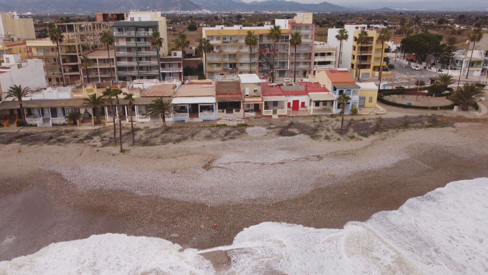 Los últimos temporales cuestionan la regeneración de las playas del sur de Valencia - L'informatiu - Comunitat Valenciana | Ver