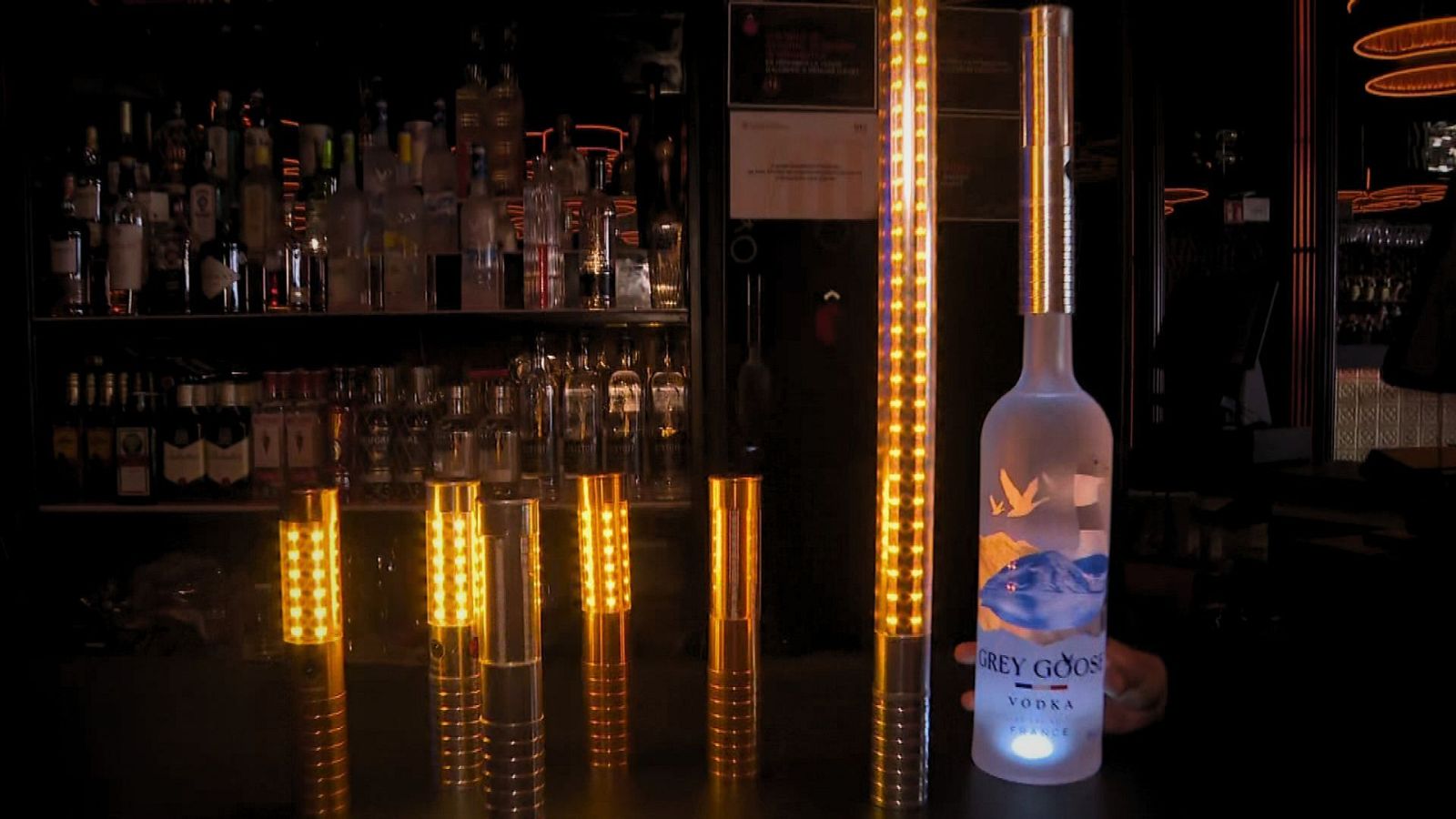 L'incendi mortal a Suïssa reobre el debat sobre la seguretat a les discoteques - L'Informatiu | Veure