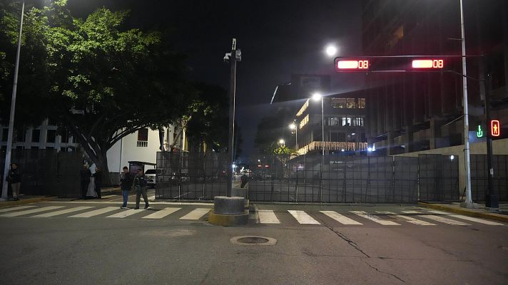 El ataque a Venezuela, \"discutible legalmente dentro de EE.UU.\" - Fin de semana 24h | Ver