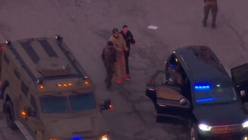 Maduro, trasladado en un furgón policial hasta los juzgados - Informativo 24h | Ver