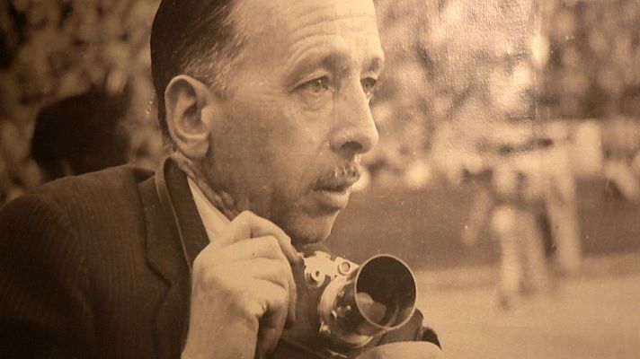 L'informatiu - Comunitat Valenciana - Una muestra de la obra del fotoperiodista Luis Vidal Corella, en el MUVIM de València