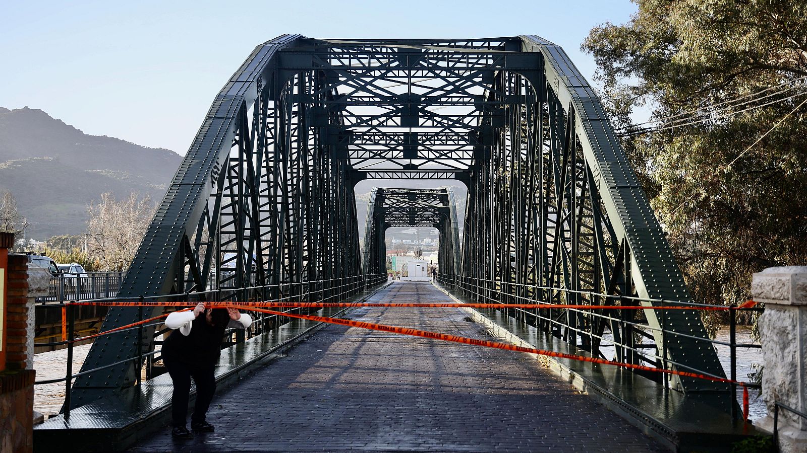 Inundaciones en Málaga y Cádiz por la borrasca Francis - Telediario 1 | Ver