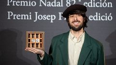 El escritor David Uclés gana el 82º Premio Nadal con 'La ciudad de las luces muertas'