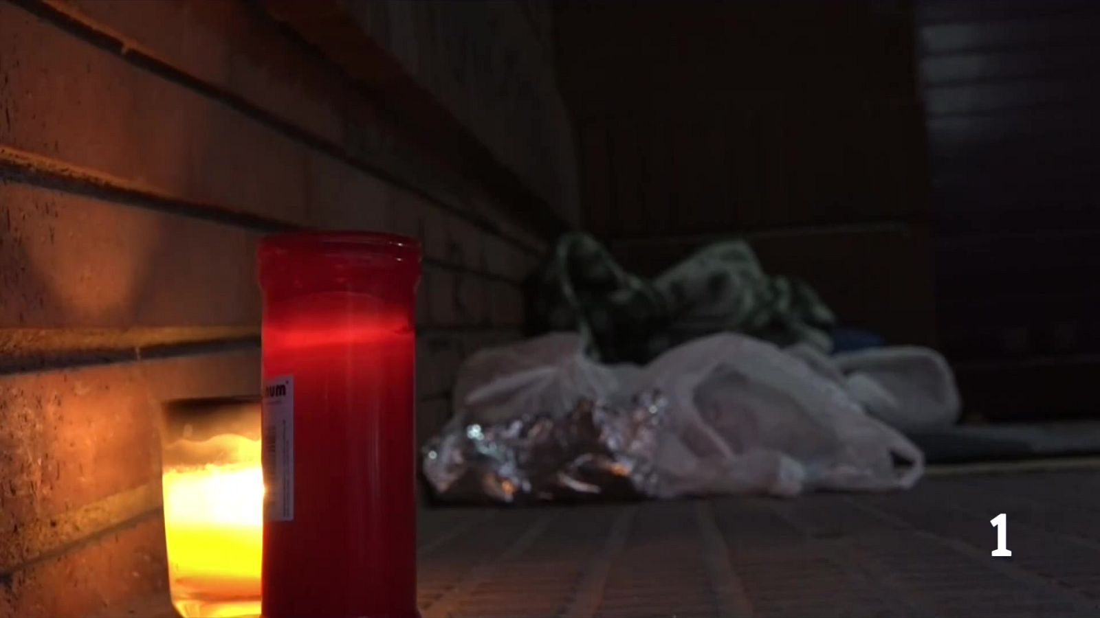 El fred extrem colpeja les persones sense llar a Catalunya - L'Informatiu | Veure