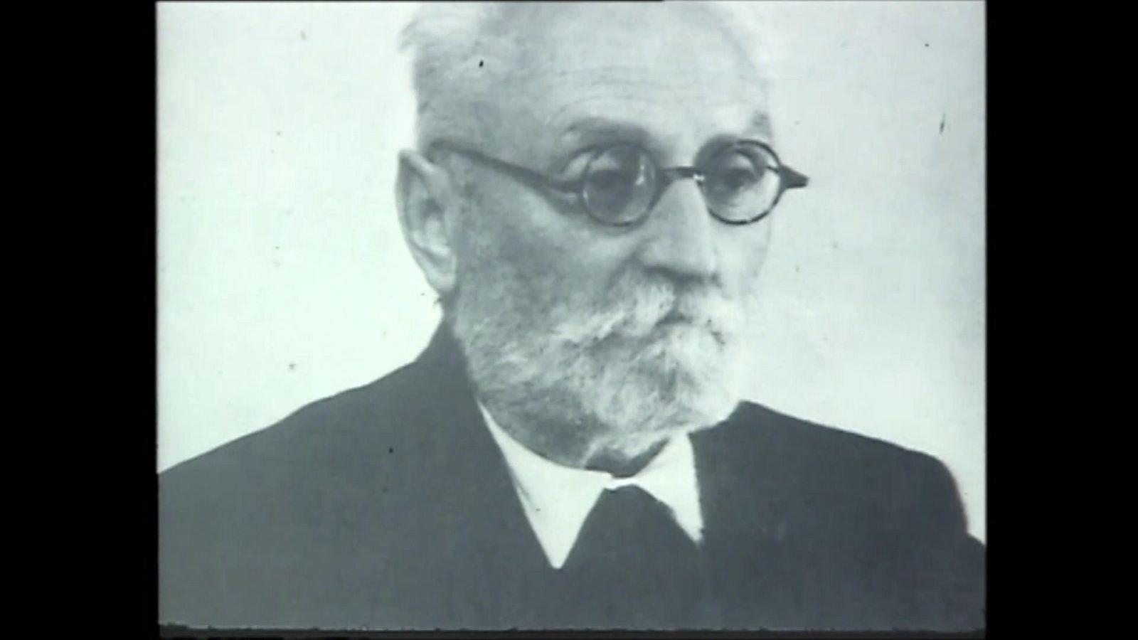 El nieto de Miguel de Unamuno cree que hay indicios para pensar que su abuelo fue asesinado | RTVE Play - Escuchar ahora