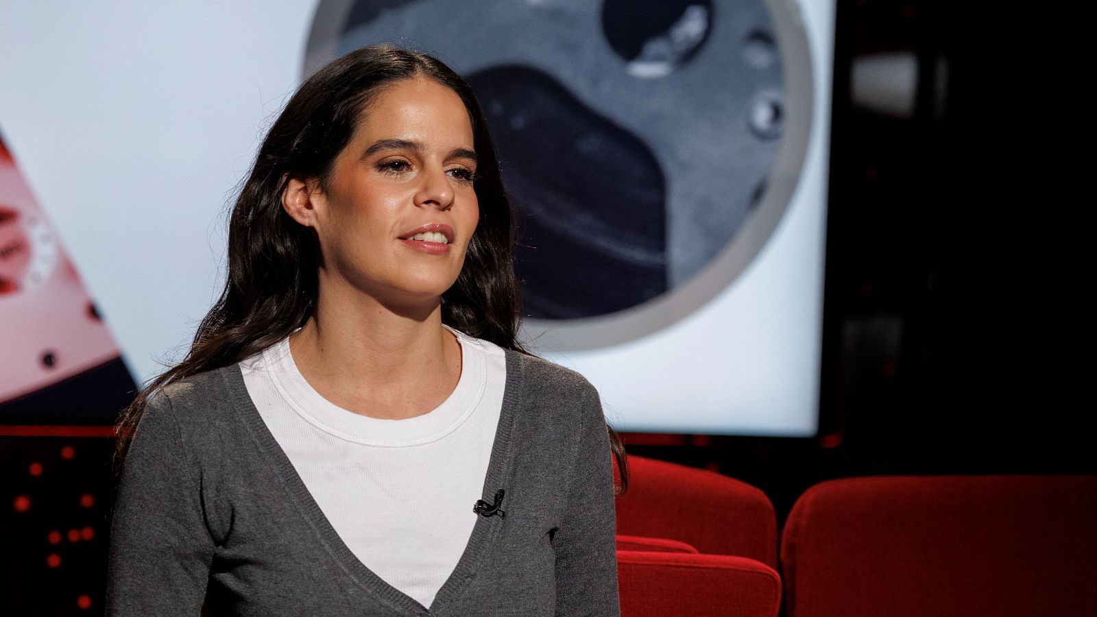 Entrevista a Ángeles Toledano - Atención Obras - Atención obras | Ver