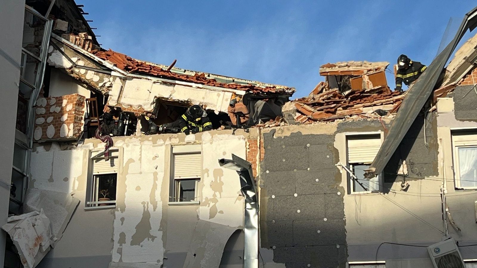 Un muerto y nueve heridos leves por una explosión de gas en una vivienda del distrito madrileño de Carabanchel