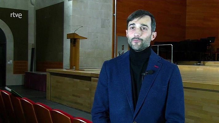 Testimonio - Cofrades procesionando la esperanza