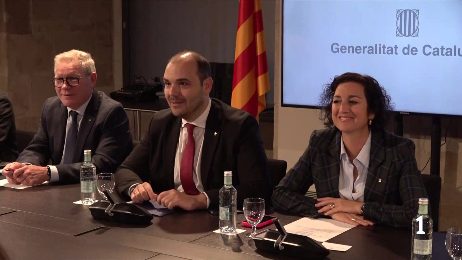 Acord de finançament: PSC i Esquerra criden a Junts a negociar - L'Informatiu | Veure