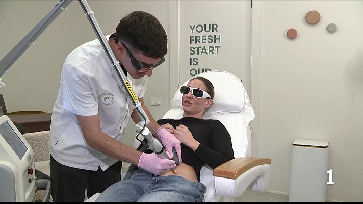 L'Informatiu - Augmenta l'eliminació de tatuatges sense regulació mèdica