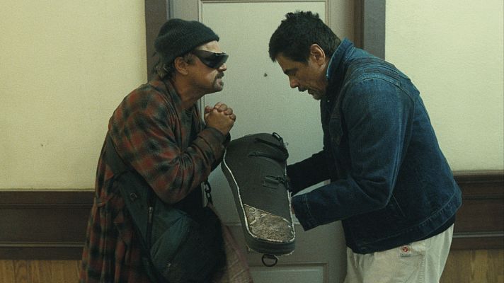 Telediario 1 - 'Una batalla tras otra' triunfa en los Globos de Oro