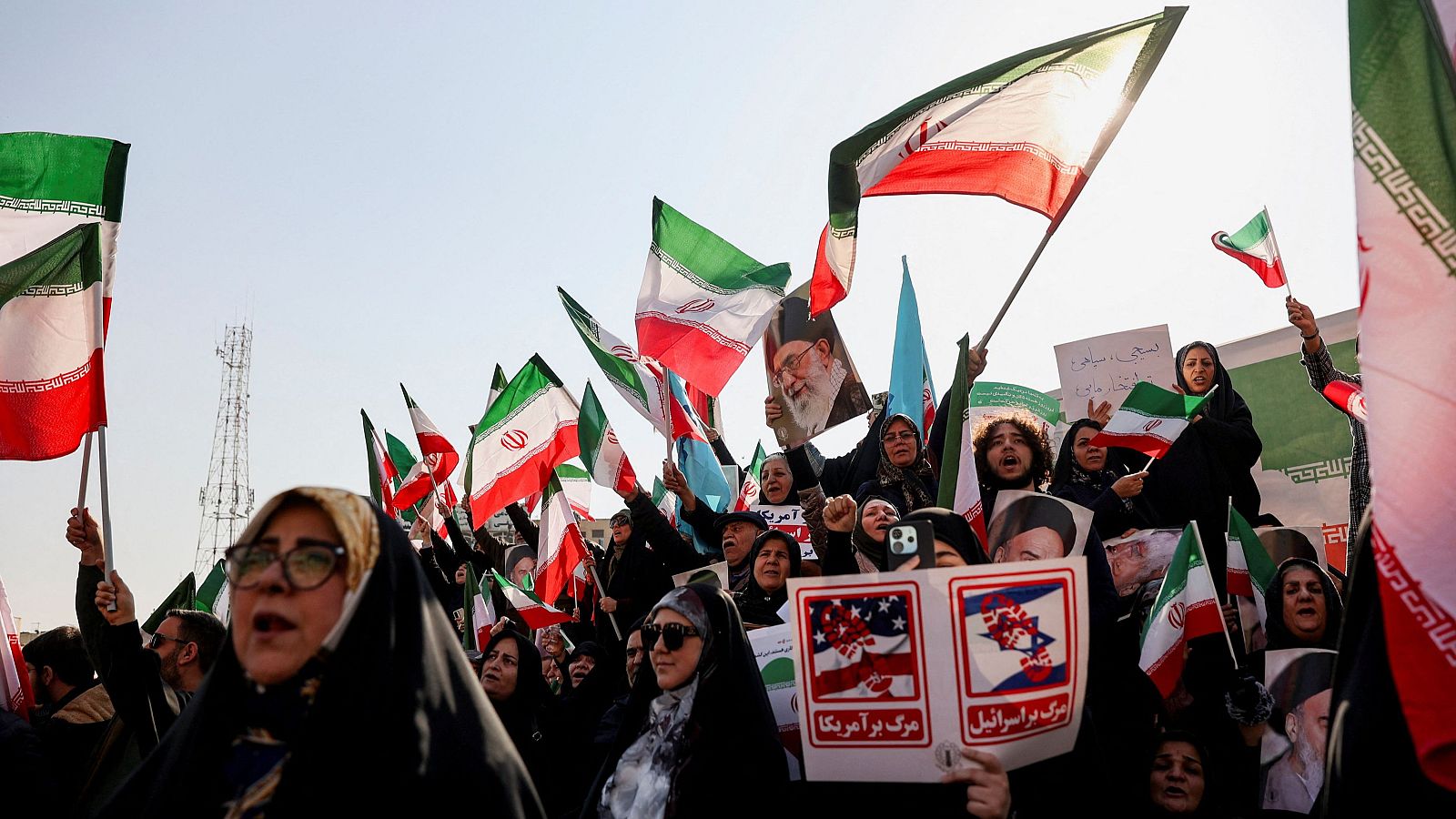 Trump anuncia que cualquier país que "haga negocios" con Irán será castigado con un arancel del 25% | Ver ahora