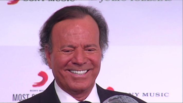Directo al grano - Julio Iglesias, acusado de agresión sexual por dos extrabajadoras