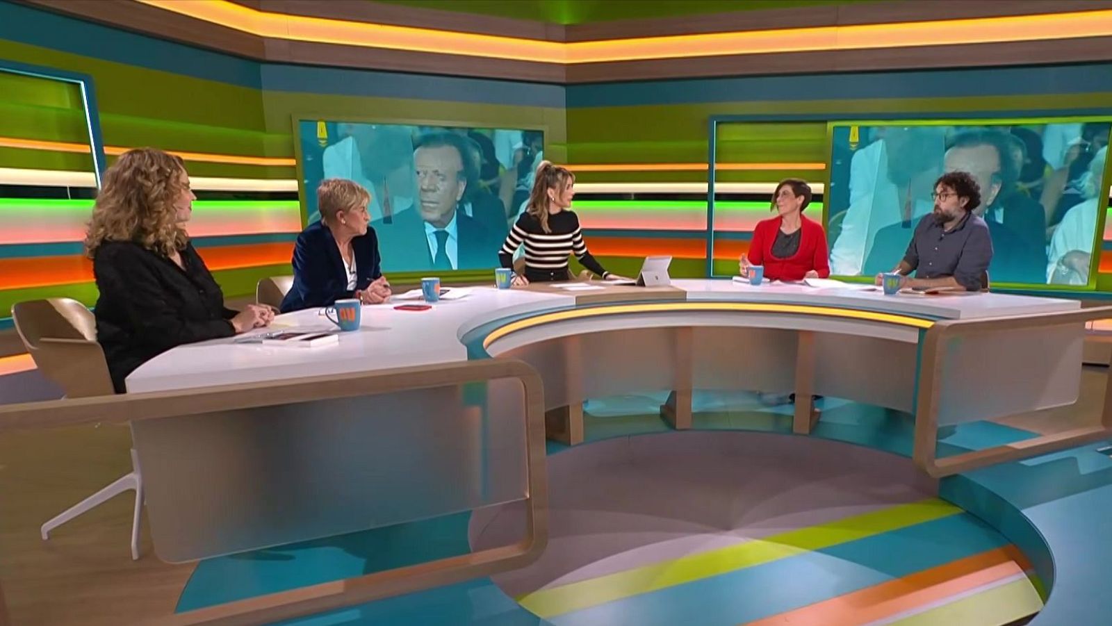 Julio Iglesias, talls de llum i l'autoexigència - L'Altaveu - L'altaveu | Veure