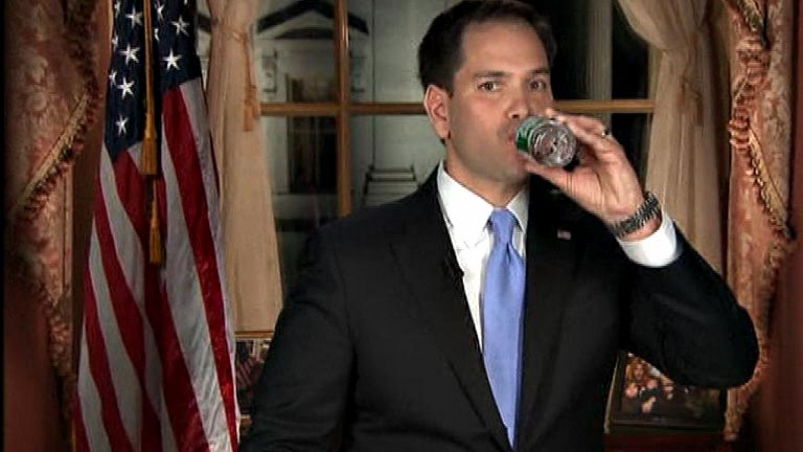 La sed traiciona al senador republicano Marco Rubio