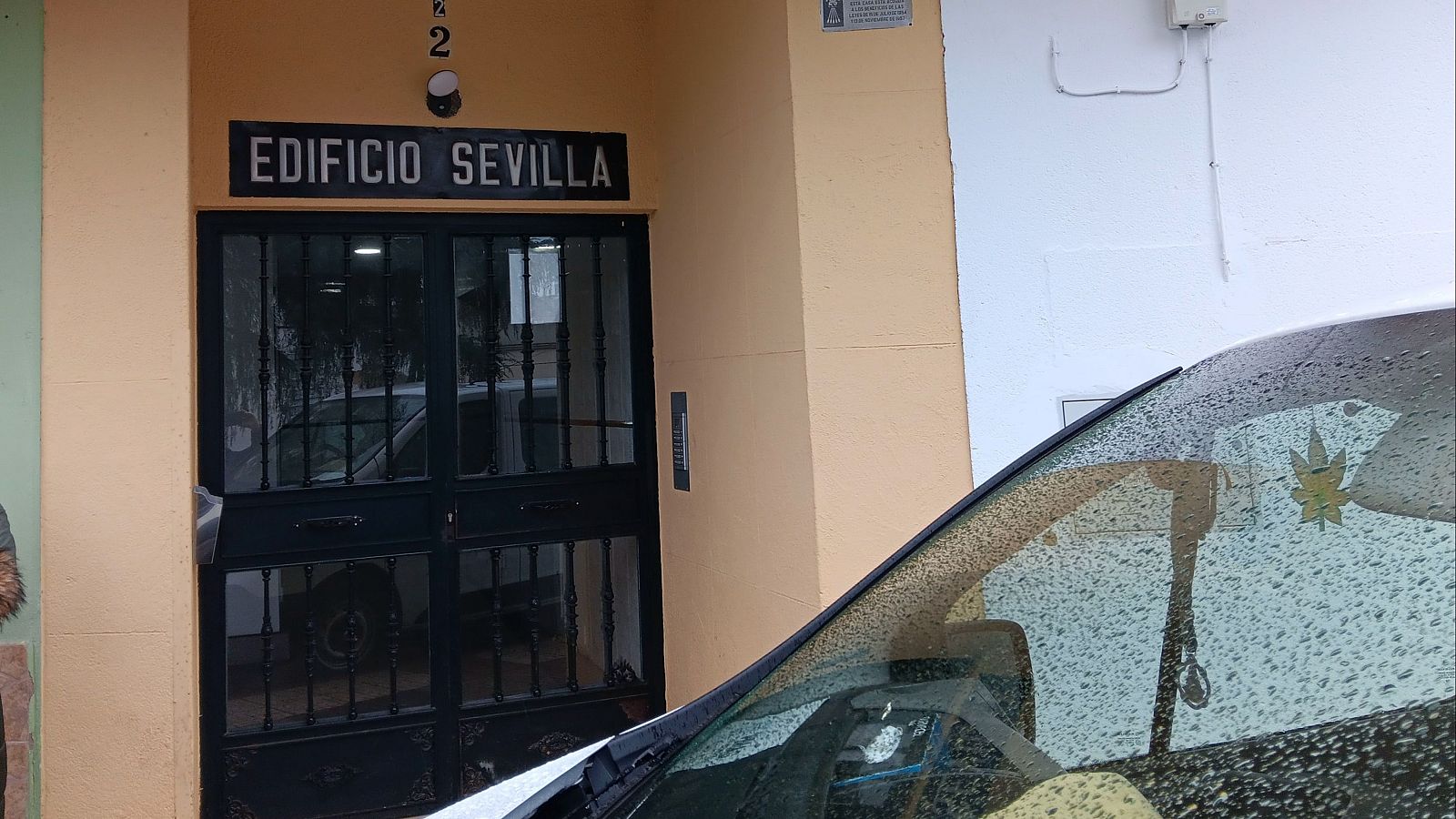 Asesinato machista en Badajoz: muere una mujer de 78 años - Telediario 2 | Ver