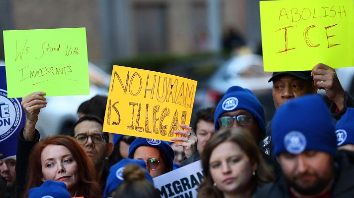 Telediario 2 - El servicio migratorio de EE.UU. (ICE) busca trabajadores: "América ha sido invadida por delincuentes"