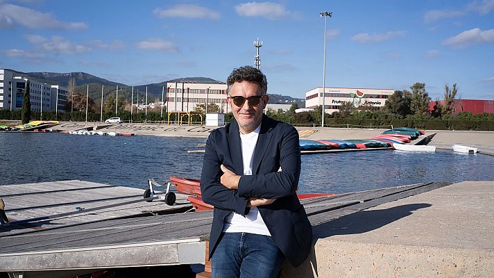 Página Dos - Página Dos - 'La chica del lago', el nuevo thriller de Mikel Santiago