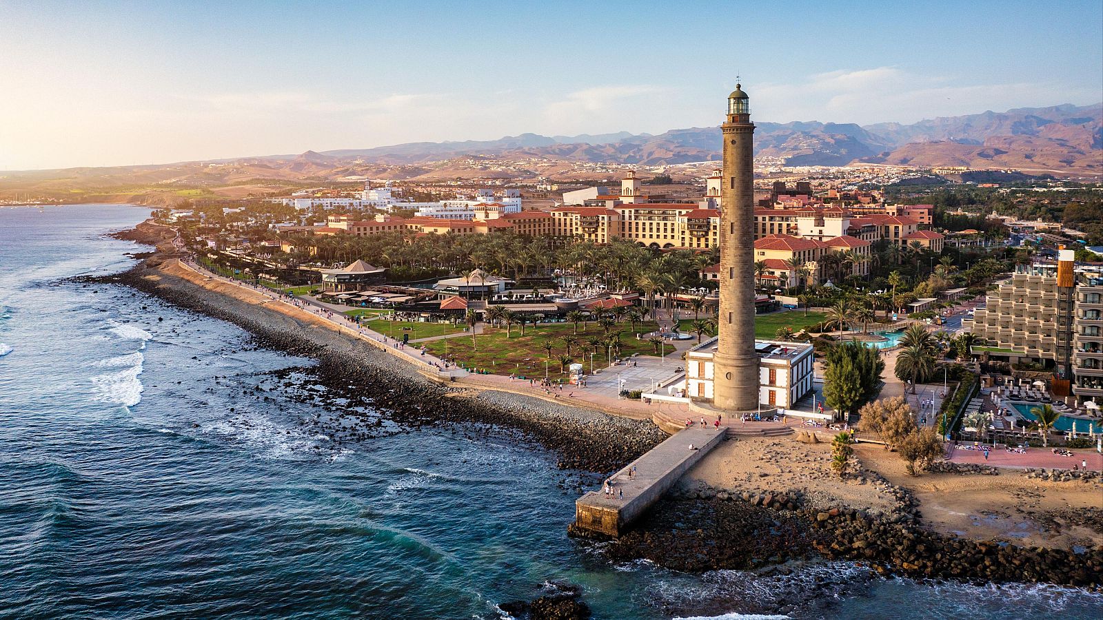 Canarias en el punto de mira del debate de la vivienda asequible - Telediario 2 | Ver