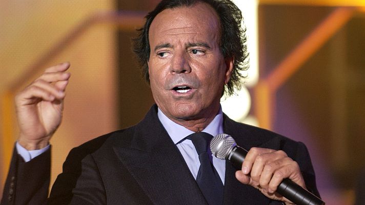 Telediario 1 - Julio Iglesias niega las acusaciones que pesan sobre él de dos extrabajadoras suyas