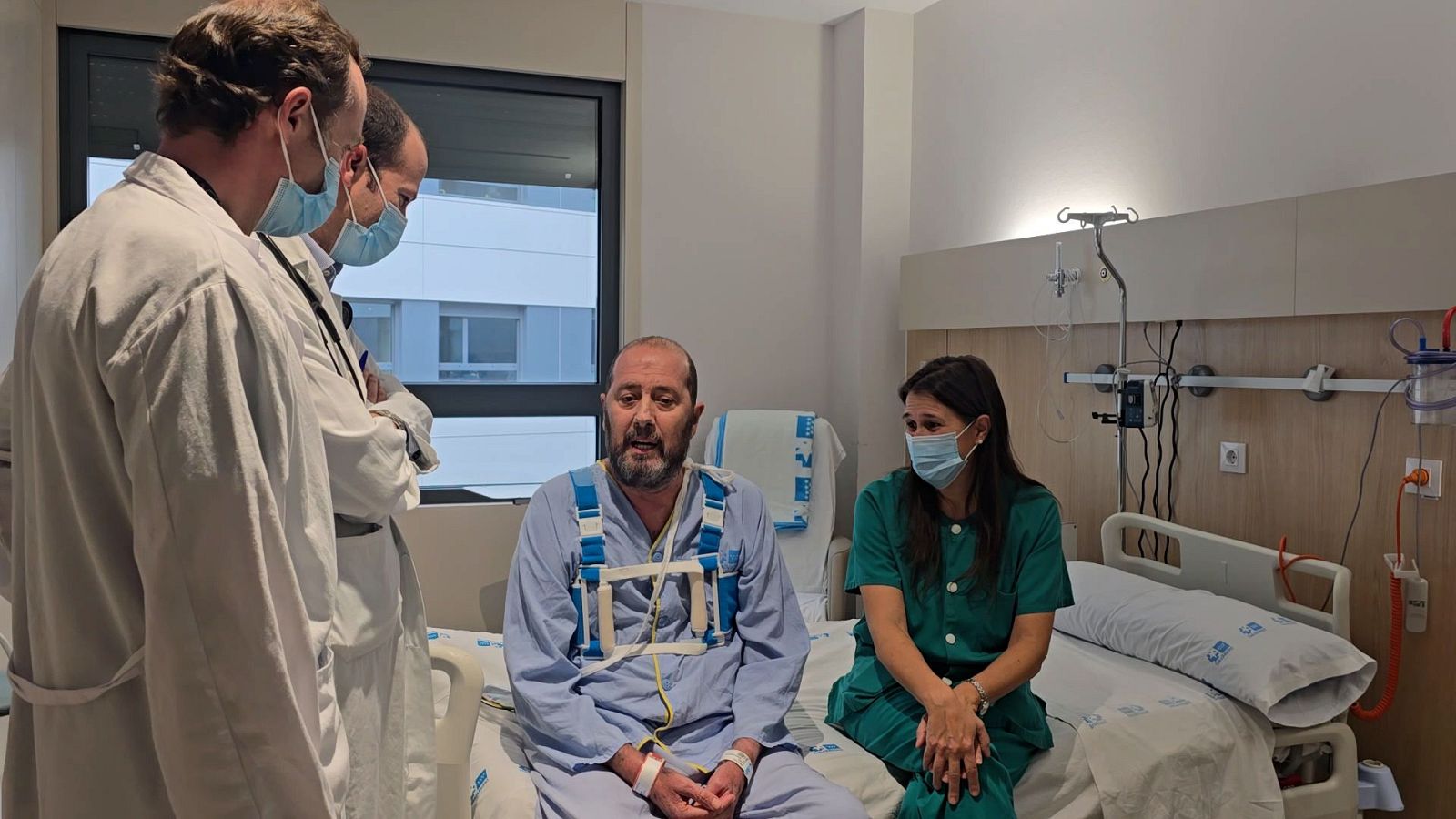 Hito del Hospital 12 de Octubre: cuatro trasplantes de corazón en menos de tres días - Telediario 1 | Ver