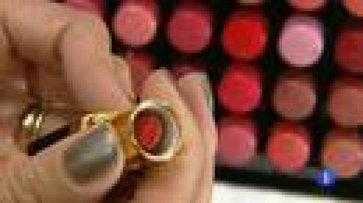 Telediario 1 - El consumo de productos básicos para el hogar cae por primera vez en décadas