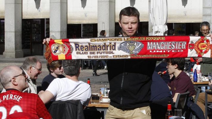 Telediario 1 - Miles de aficionados del Manchester "toman" Madrid