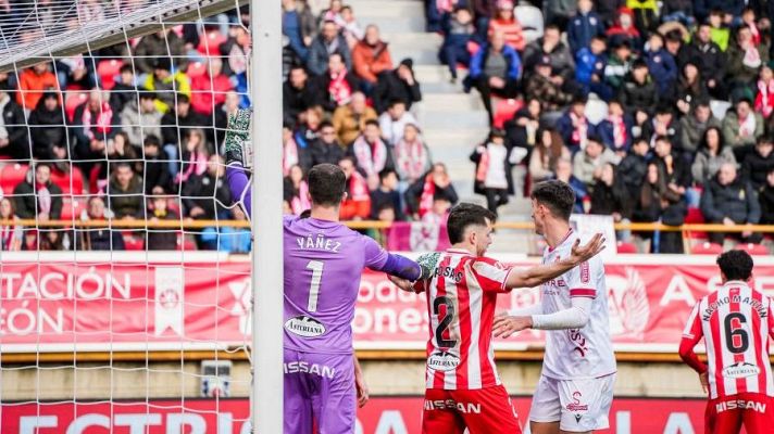 Resúmenes de LaLiga - Cultural y Deportiva Leonesa - Sporting: resumen del partido de la 22ª jornada de Liga | Segunda