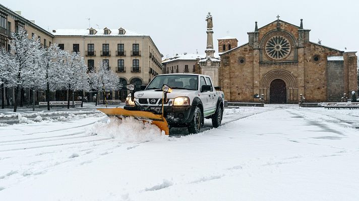 Telediario Fin de Semana - Medio centenar de vías afectadas por la nieve en toda España