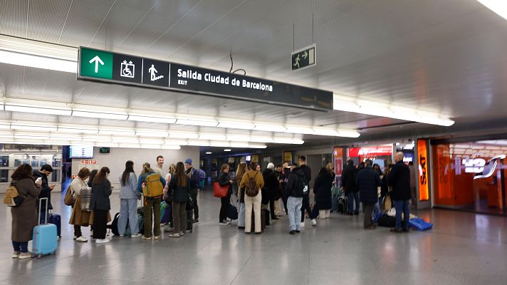 La hora de La 1 - Suspendida la circulación de trenes de Alta Velocidad entre Madrid y Andalucía por el descarrilamiento mortal en Adamuz, Córdoba