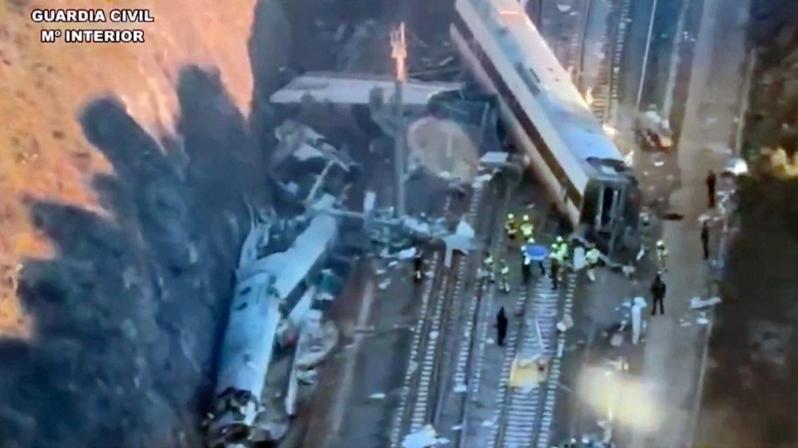 Imágenes aéreas del accidente de dos trenes en Adamuz - Modo Digital | Ver
