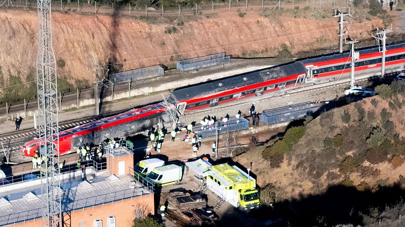 La Guardia Civil investiga las causas del accidente ferroviario en Adamuz - Informativo 24h | Ver