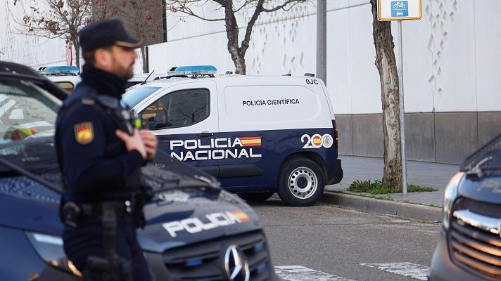 Telediario 2 - Los forenses analizan las muestras recuperadas tras el accidente de Adamuz para identificar a las víctimas