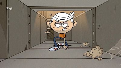 De viaje, escurriendo el bulto - Una casa de locos | Ver