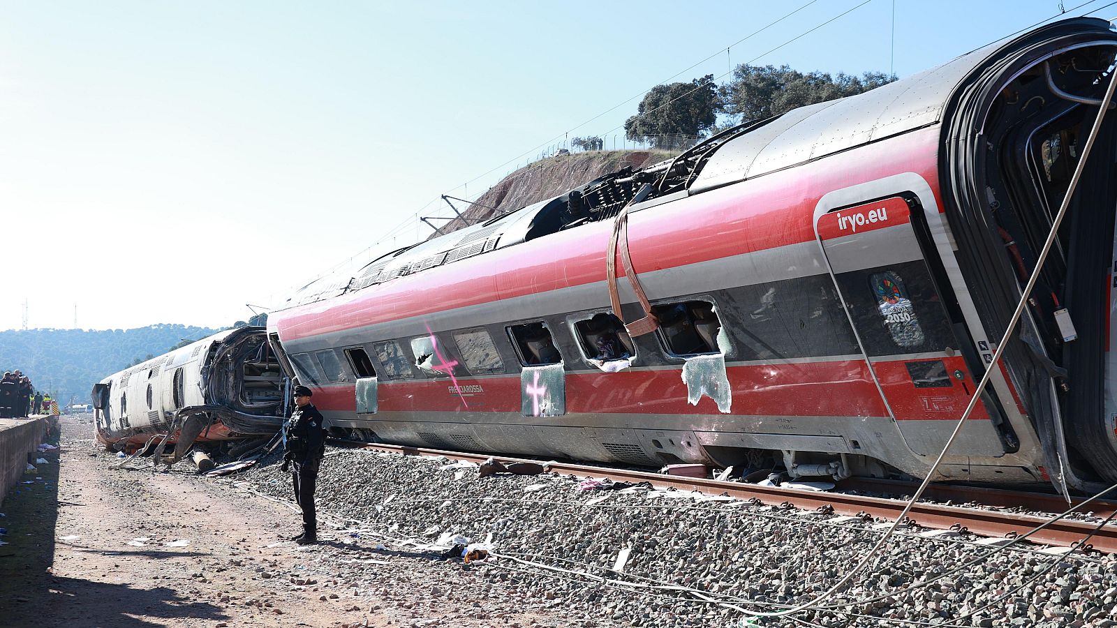 Tren Iryo descarrilado, en imágenes - Modo Digital | Ver