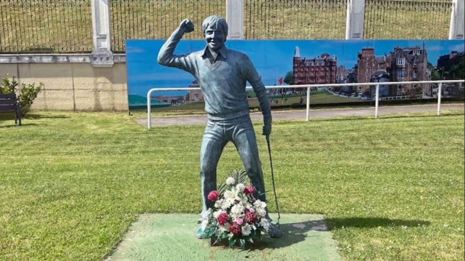 La estatua de Seve Ballesteros en su pueblo, desaparecida - Los Deportes de La1 | Ver