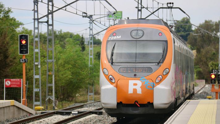 La noche en 24h - Consol Sáenz (periodista de Ràdio4) explica desde el centro de control el accidente de Rodalies en Gelida