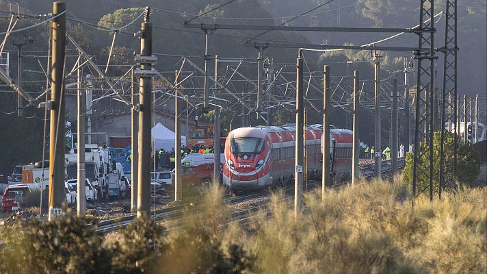 Informativo 24h - El maquinista de Iryo avisó de "un enganchón" en Adamuz y pidió parar el tráfico