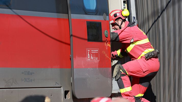 La hora de La 1 - Los servicios sanitarios tardaron unos 15 minutos en saber que había un segundo tren siniestrado en Adamuz